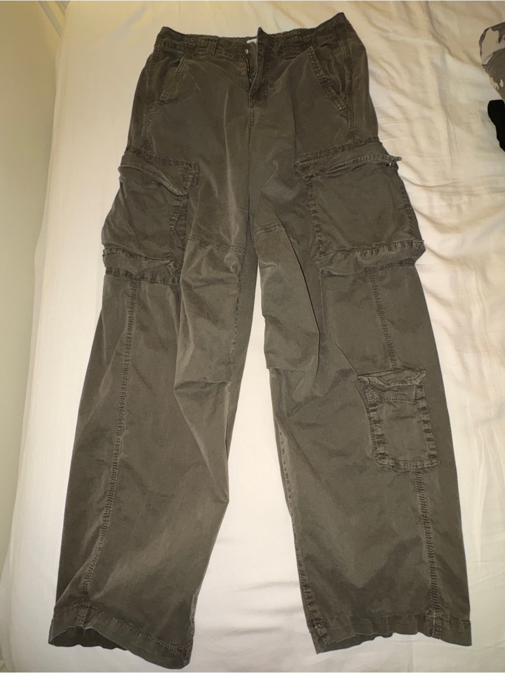 Garage Olive Green Men's Cargo Pants with Multiple Pockets